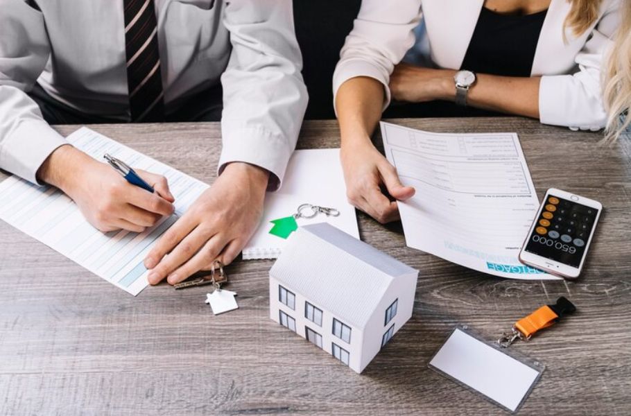 lessinvest.com Real Estate
